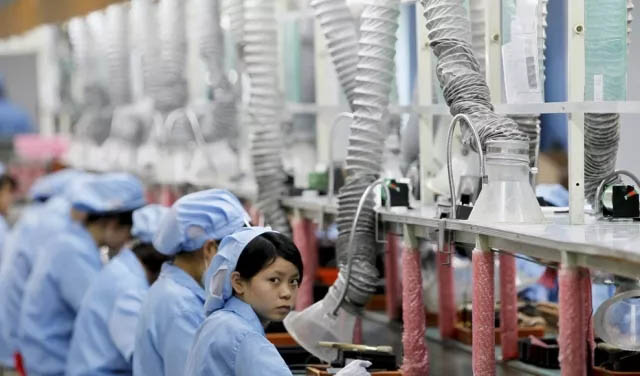 未來幾年，制造業(yè)、服務(wù)業(yè)等勞動密集型產(chǎn)業(yè)的招工將更加困難，勞動力成本也必將日益高漲