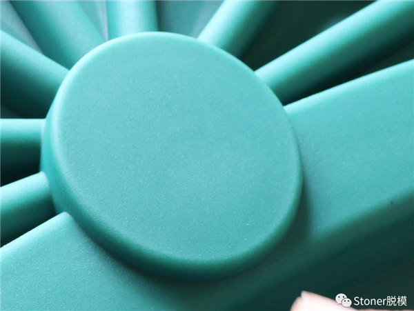 使用Stoner TraSys RotoFlow改善了產(chǎn)品質(zhì)量，提供了沒有針孔的光滑表面！